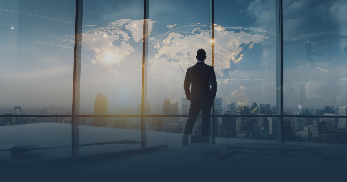 Empresario analizando estrategia patrimonial internacional y estructuración de activos globales desde México